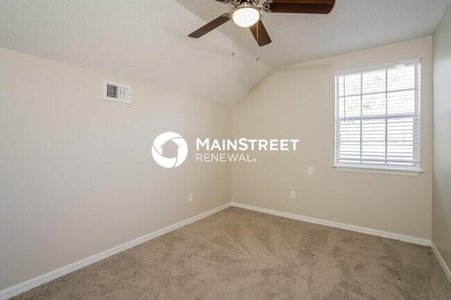 Building Photo - 4 Bedroom Pet-Friendly Home in DAVENPORT, FL with Main Street Renewal