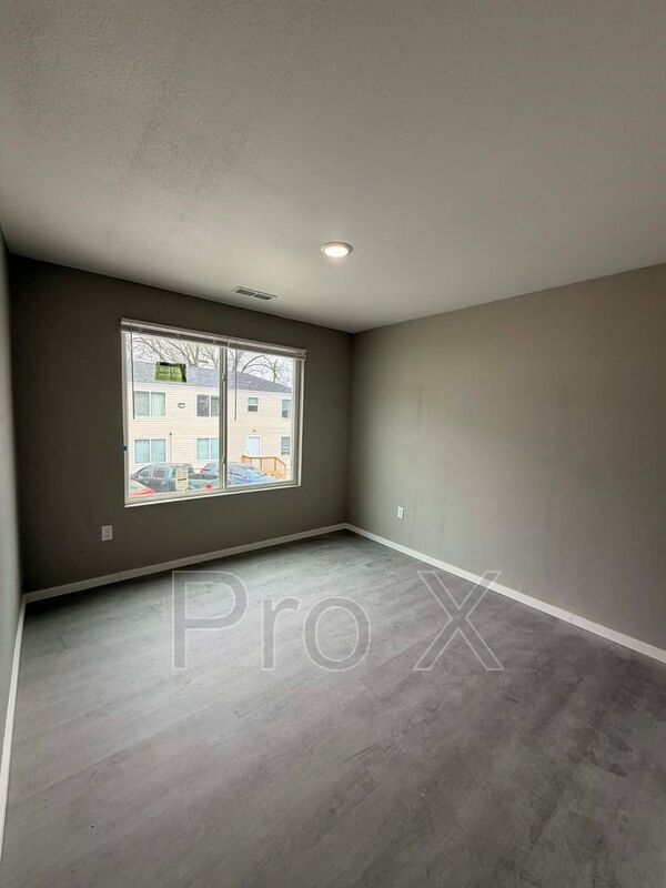 Building Photo - 117-121 S Byers Apartments