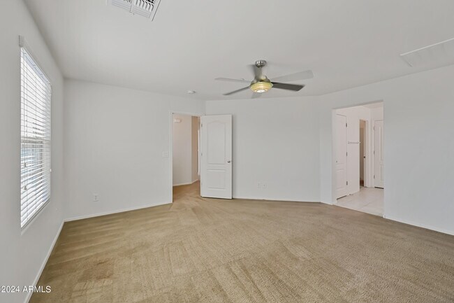 Building Photo - 2257 S Ponderosa Dr