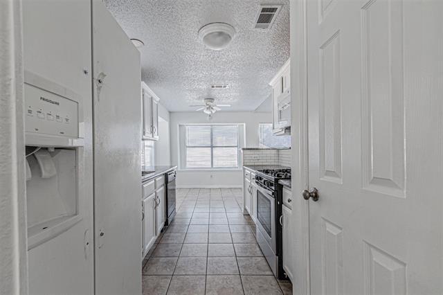 Building Photo - 2606 Hollow Bend