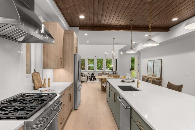 Building Photo - Stunning New Townhome in The Heart of East Nashville