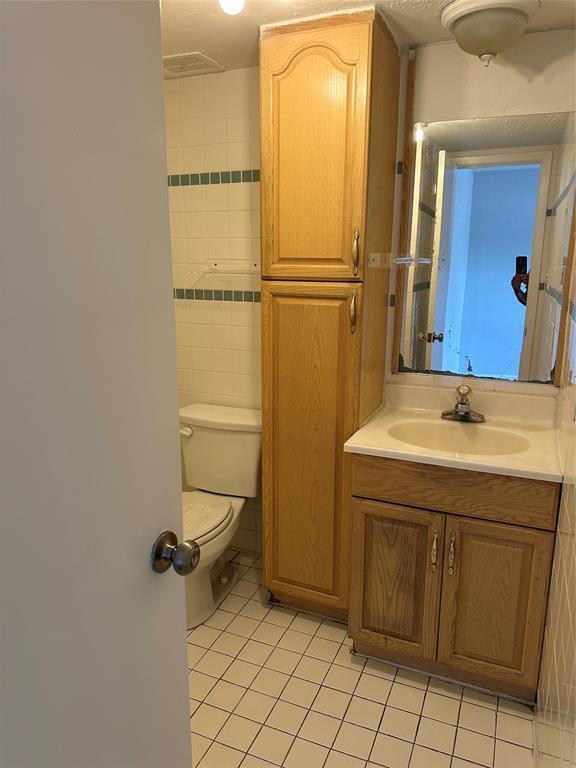 Building Photo - 12889 High Star Dr