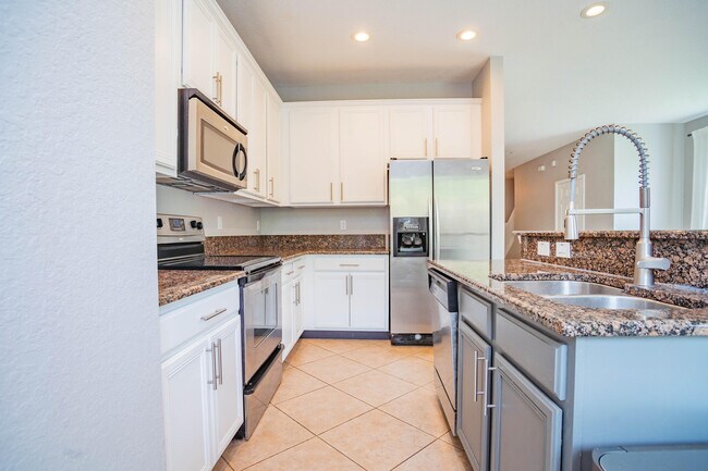 Building Photo - 1064 Cheval Dr