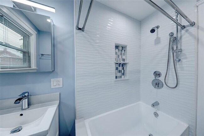 Building Photo - 167 Lafayette St