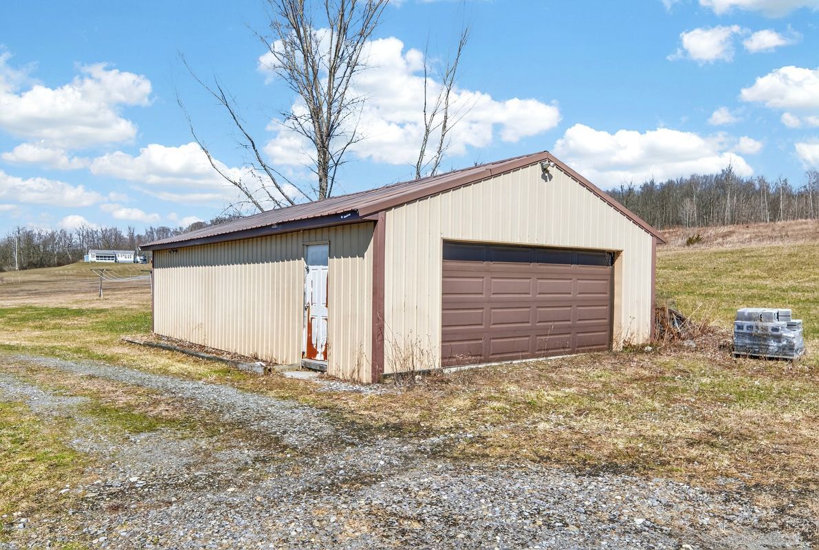 Building Photo - 999 Salmon Creek Rd