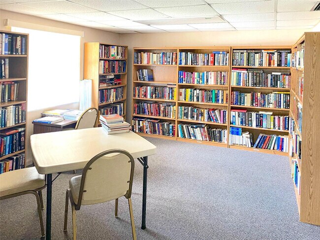 Building Photo - 3940 Inverrary Blvd