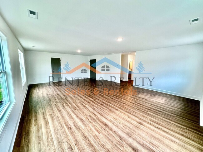 Building Photo - 3BR Home with Office, Bonus Room, Large Kitchen Island, 2-Car Garage & Large Yard – Huntsville Li...