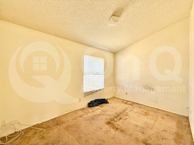 Building Photo - 2329 E Folley St