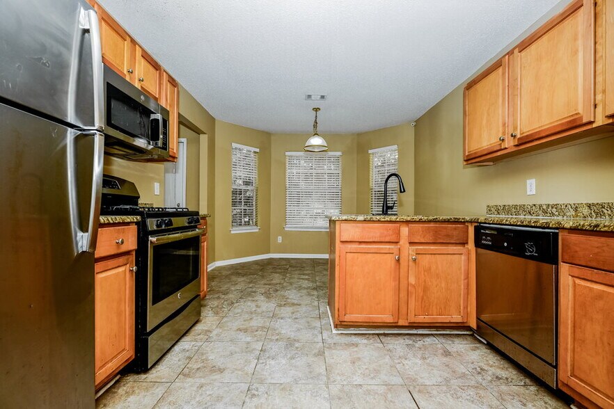 Building Photo - 7256 Teakwood Pl