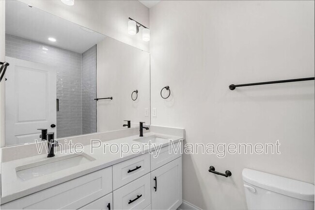 Building Photo - 7805 Shadow Lawn Rd