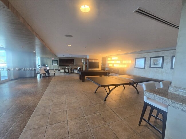 Building Photo - 60 SW 13th St