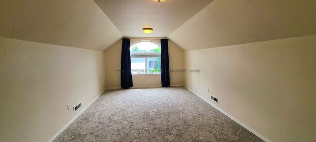 Building Photo - 5Bd/2Ba Spacious House in Durston Meadows