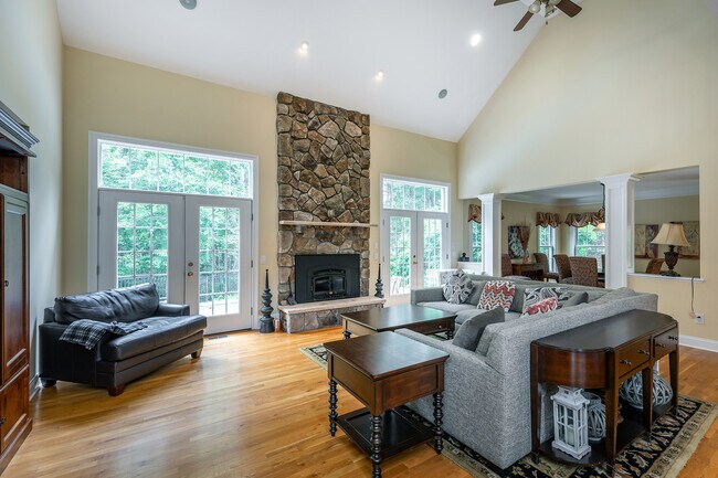 Building Photo - 15 Logging Trail Ln