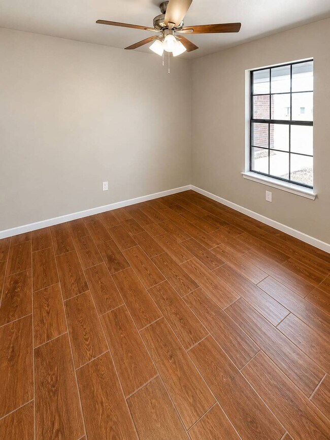 Building Photo - 1804 Moonstone Dr