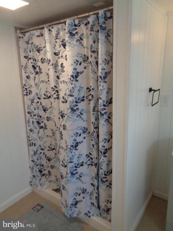 Building Photo - 2800 Linwood Ave