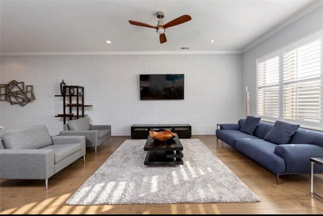 Primary Photo - 3458 Fenton Dr