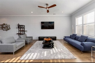 Building Photo - 3458 Fenton Dr