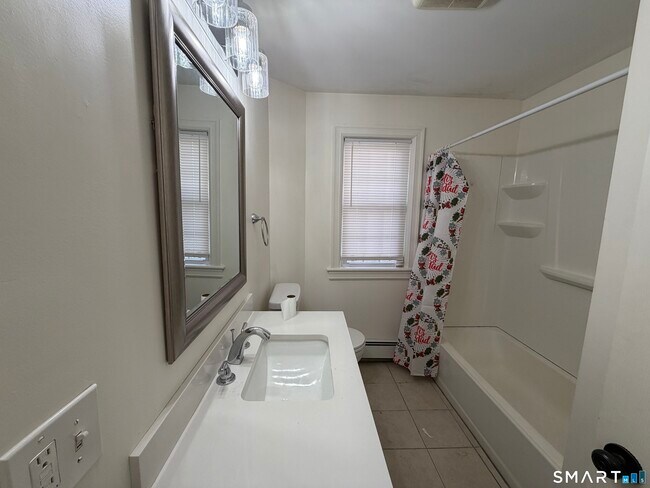 Building Photo - 535 Chase Ave