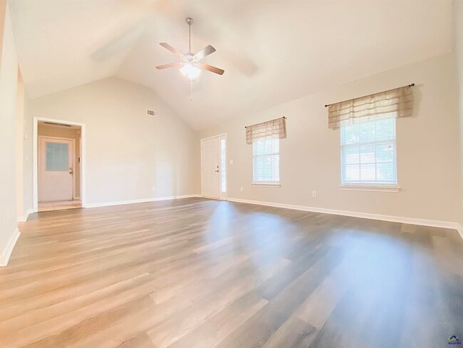 Building Photo - 202 Chimney Rock Rd