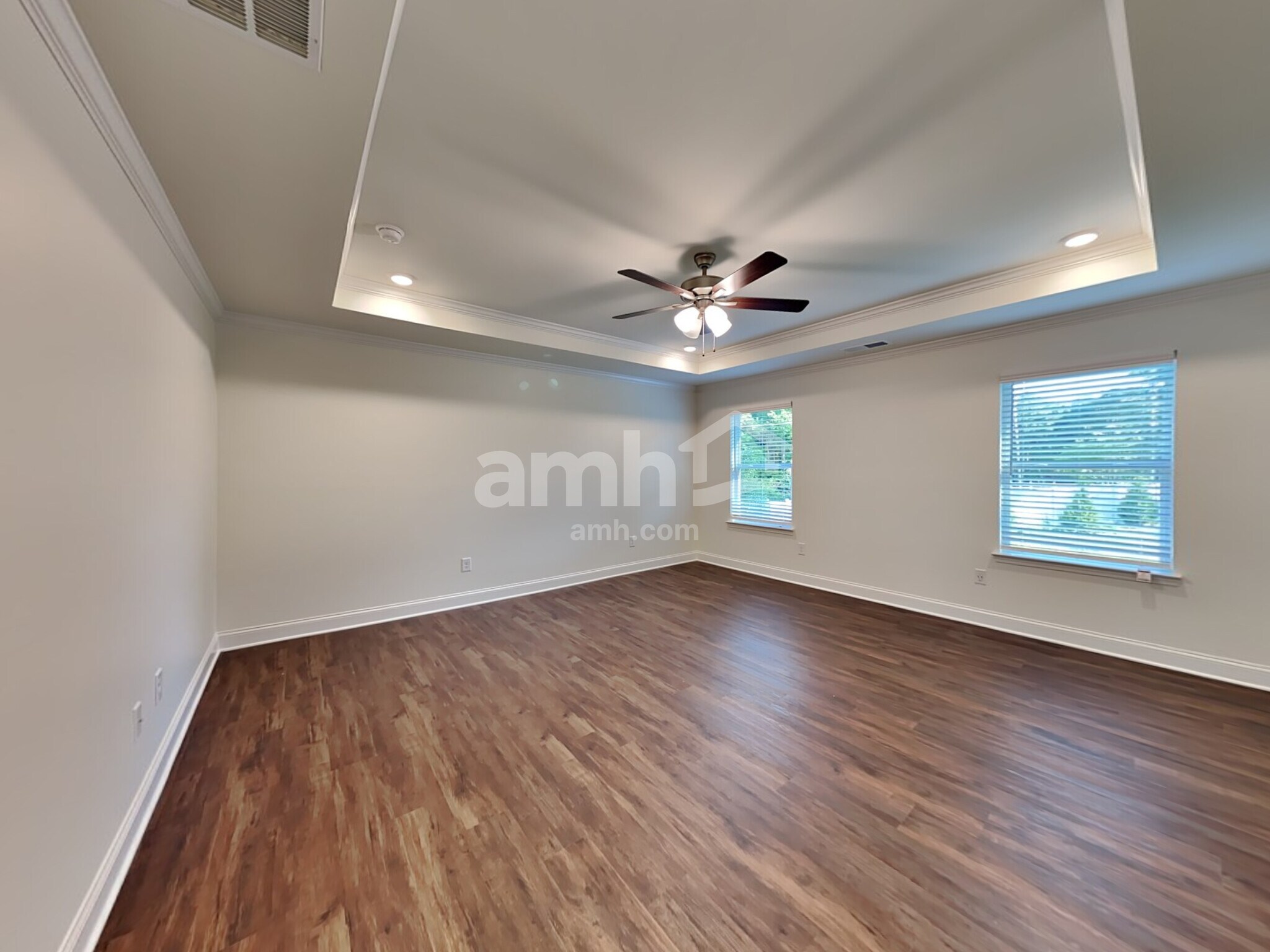 Building Photo - 719 Carnaby Ln