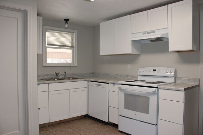 Building Photo - 760-762 N 100 W