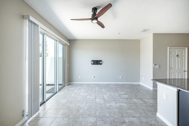 Building Photo - 7069 Woodchase Glen Dr