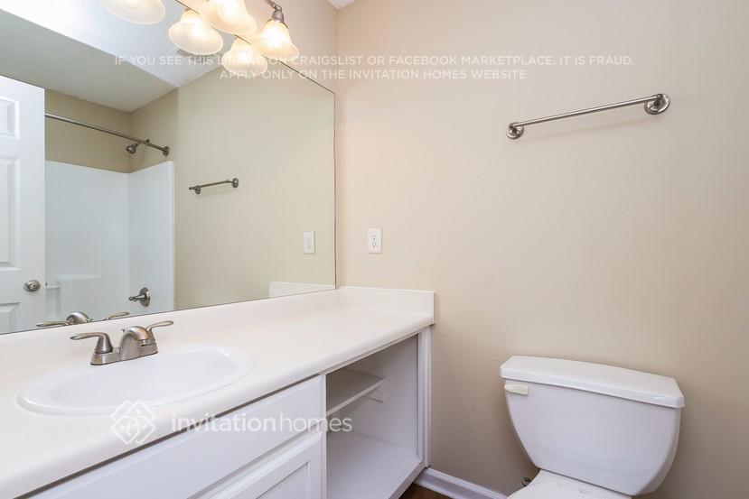 Building Photo - 317 Dreamland Ct