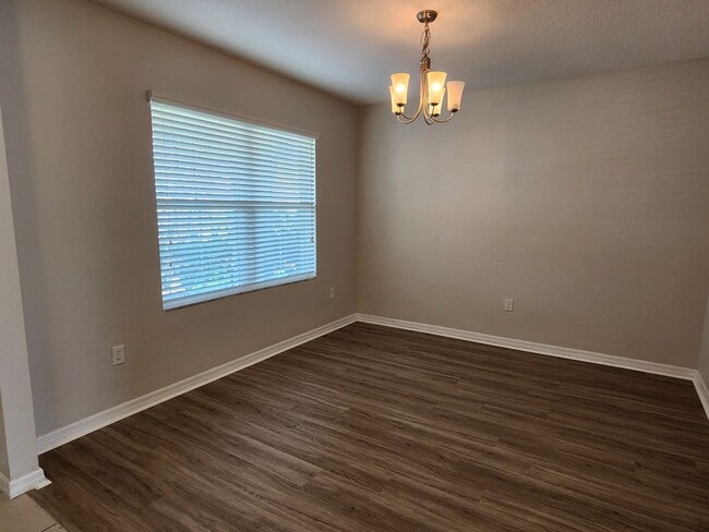 Building Photo - Lake Front House 4 Bedroom 3 Bathroom