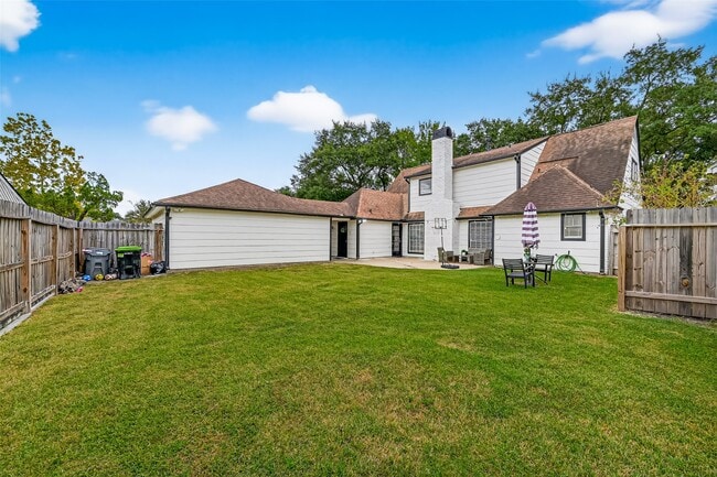 Building Photo - 15202 La Mancha Dr