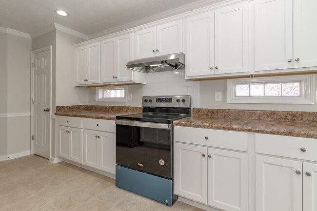 Building Photo - Ranch Near Gate 6