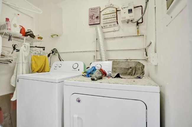 Building Photo - 2552 Wiley St