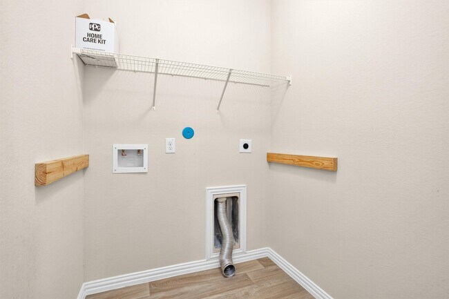 Building Photo - 223 Shoreview Dr