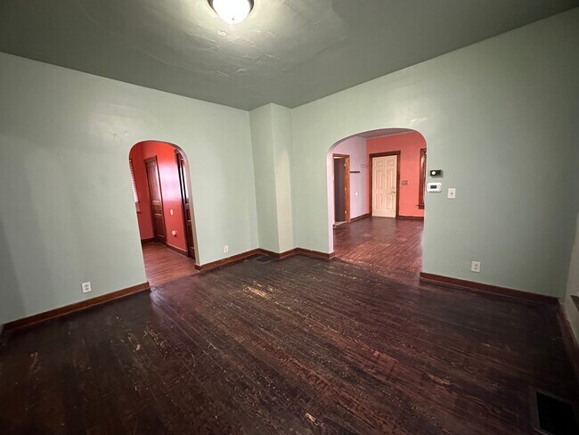 Building Photo - 101 S Buchanan St