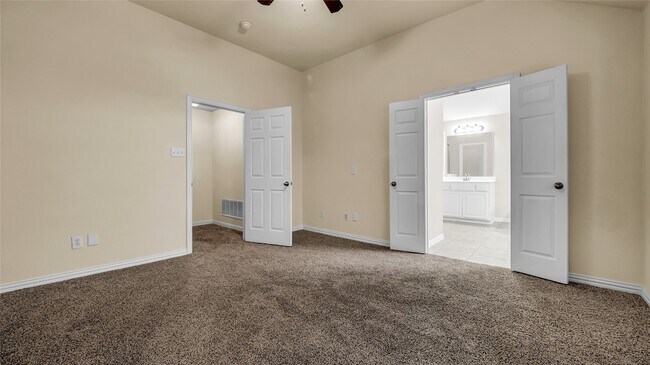 Building Photo - 2224 Crestridge Dr