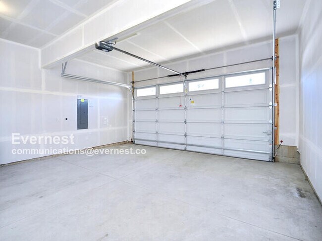 Building Photo - 10823 17th Pl SE