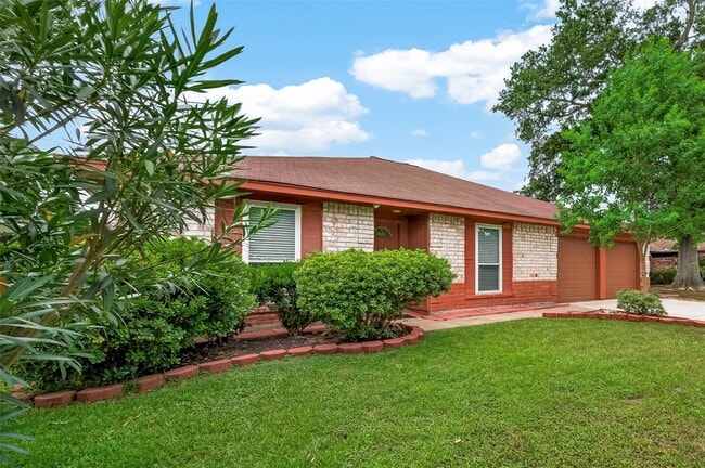 Building Photo - 19610 San Gabriel Dr