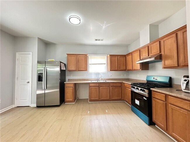 Building Photo - 2468 Worrall Hill Way