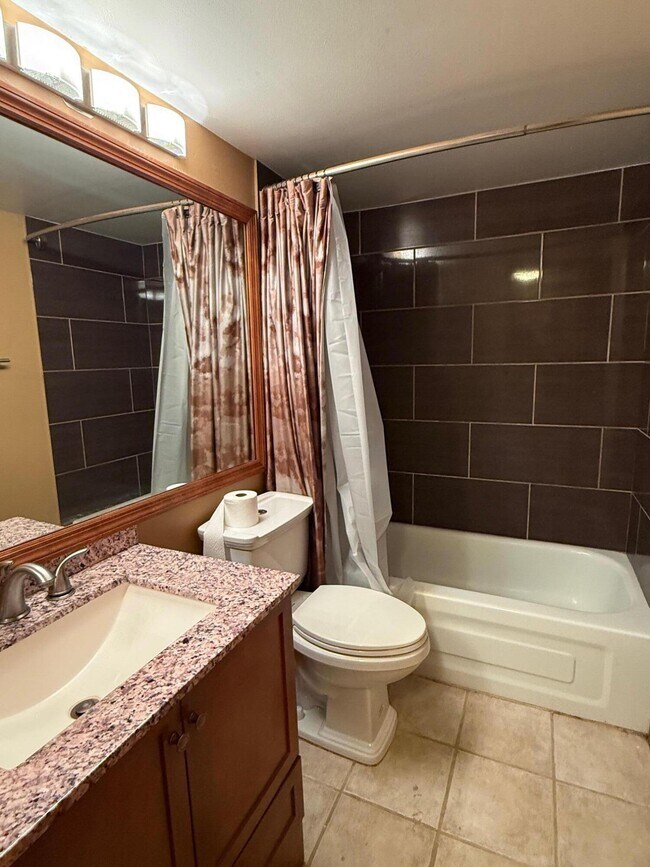 Building Photo - 4043 Palm Bay Cir