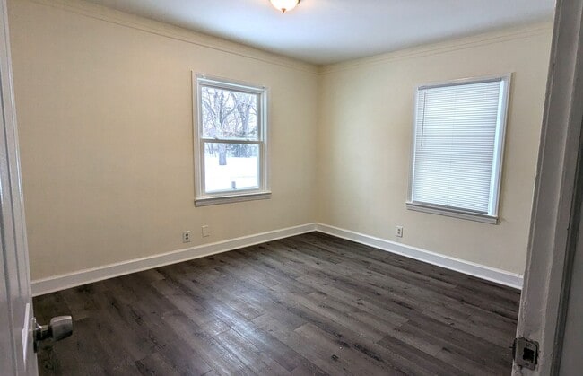 Building Photo - 1950 Dyson St