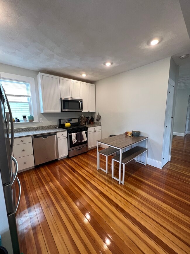 Building Photo - 307 Highland Ave