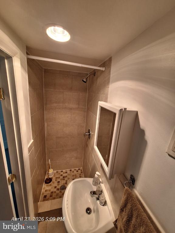 Building Photo - 3721 Frankford Ave