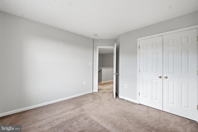 Building Photo - 899 Stonefield Square NE