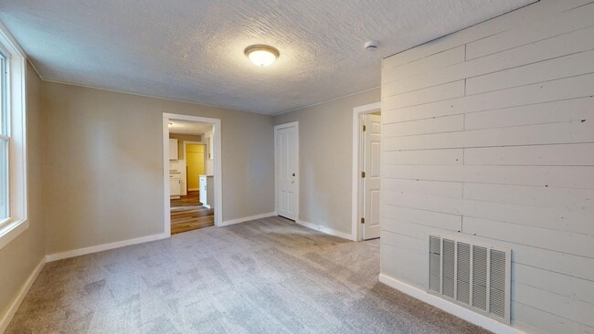 Building Photo - Clark / Fulton Area - 4 Bedrooms - Single ...