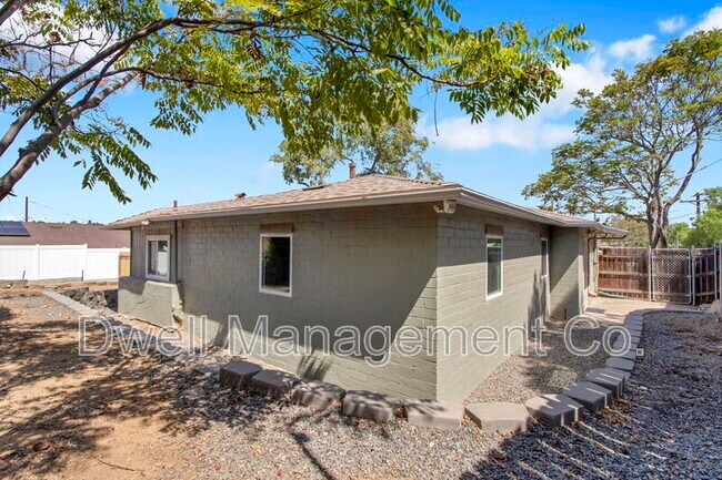 Building Photo - 9105 Rosedale Dr