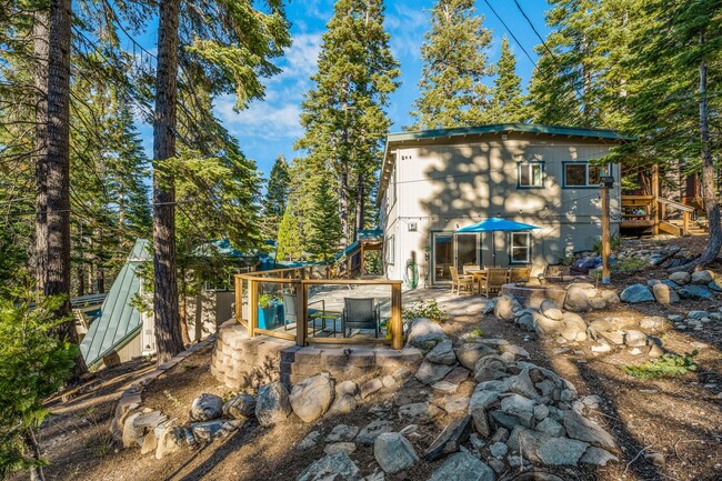 Building Photo - Quiet Scenic 4 Bedroom Tahoma Ski Lease