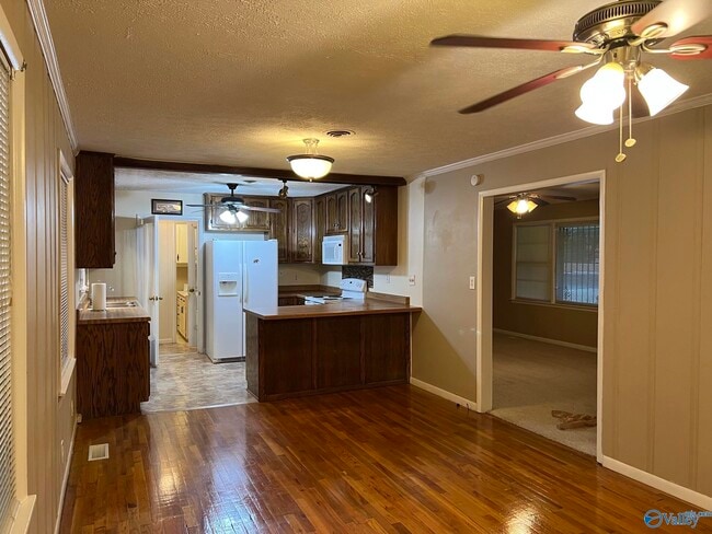 Building Photo - 2303 Shady Ln Dr NW
