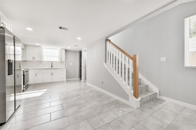 Building Photo - 4323 Ave N Ursuline St