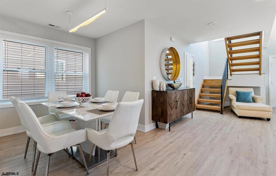 Building Photo - 21 N Wyoming Ave