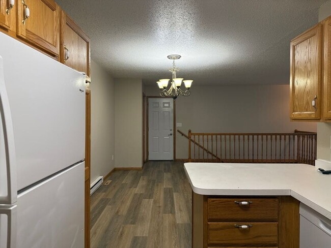 Building Photo - 2736-33 1/2 33 1/2 Ave S