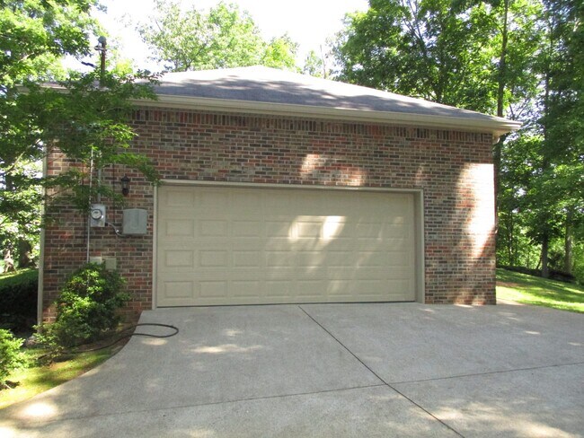 Building Photo - 1131 Warfield Blvd